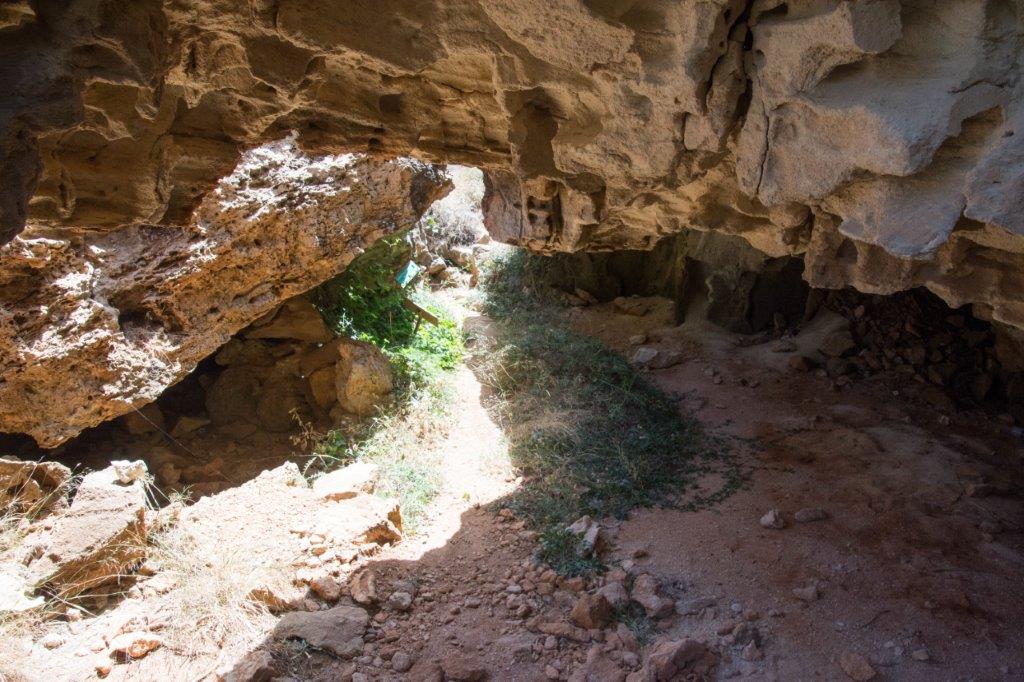 Cyclops cave nature trail